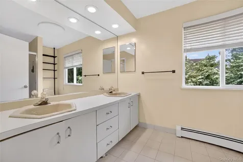3 Leir Court White Plains NY 10605