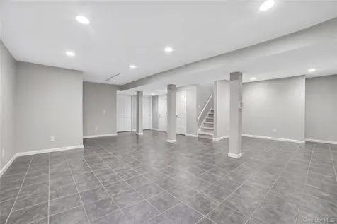 3 Leir Court White Plains NY 10605