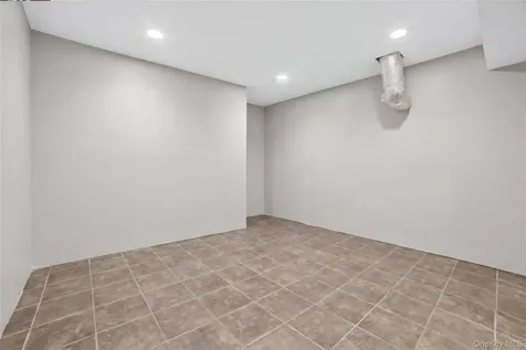 3 Leir Court White Plains NY 10605