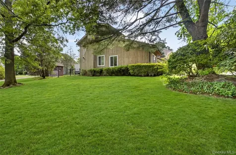 3 Leir Court White Plains NY 10605