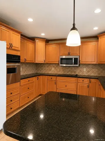 180 Sutton Manor Road New Rochelle NY 10801