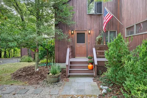 10 Abbott Lane Cornwall On Hudson NY 12520