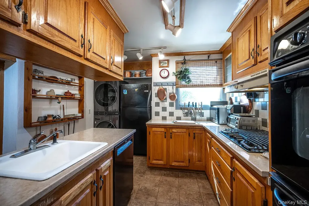53 Tyrrel Road Pleasant Valley NY 12569