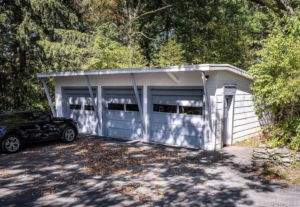 53 Tyrrel Road Pleasant Valley NY 12569
