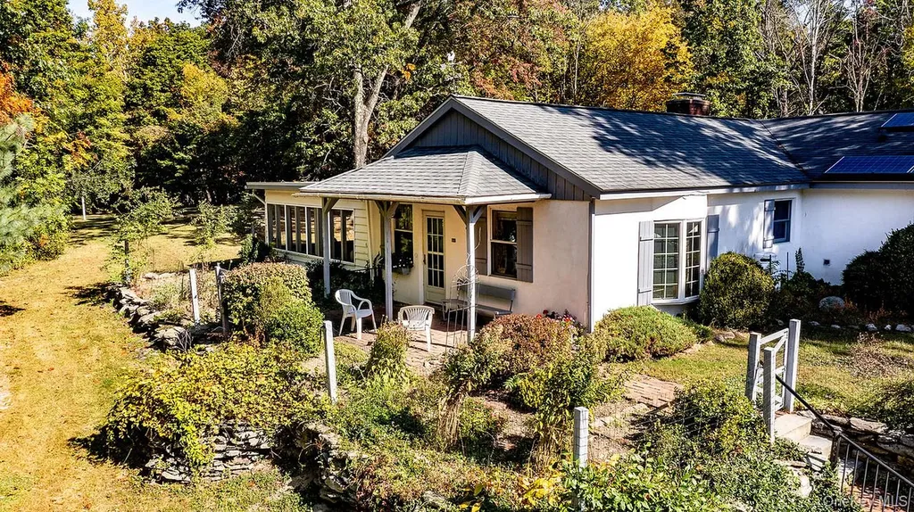 53 Tyrrel Road Pleasant Valley NY 12569