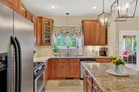 42 Plum Court Drive Poughquag NY 12570