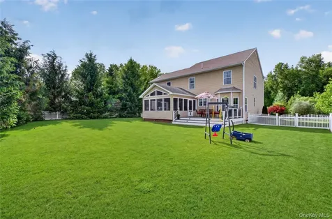 42 Plum Court Drive Poughquag NY 12570