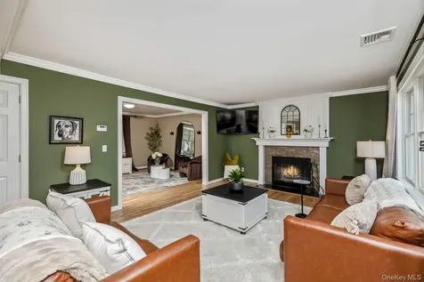 506 Twomey Avenue Baiting Hollow NY 11933