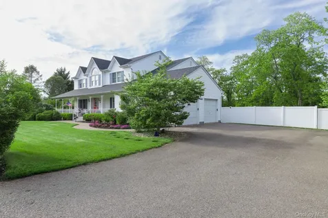 506 Twomey Avenue Baiting Hollow NY 11933