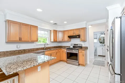 506 Twomey Avenue Baiting Hollow NY 11933