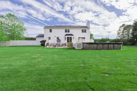 506 Twomey Avenue Baiting Hollow NY 11933