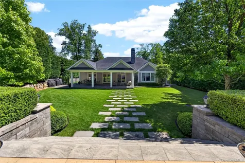 379 Frost Pond Road Glen Head NY 11545