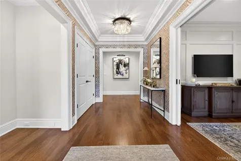 379 Frost Pond Road Glen Head NY 11545