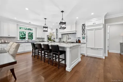 379 Frost Pond Road Glen Head NY 11545