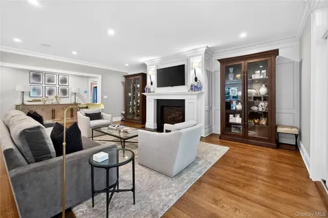 379 Frost Pond Road Glen Head NY 11545