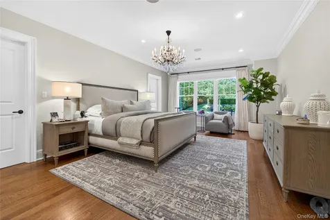 379 Frost Pond Road Glen Head NY 11545