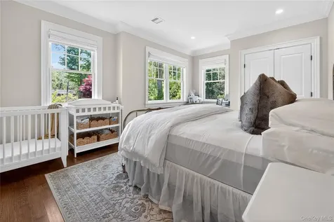 379 Frost Pond Road Glen Head NY 11545