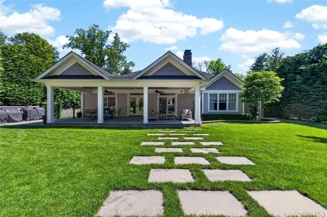 379 Frost Pond Road Glen Head NY 11545