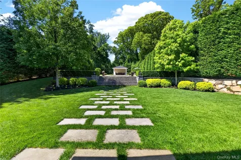 379 Frost Pond Road Glen Head NY 11545