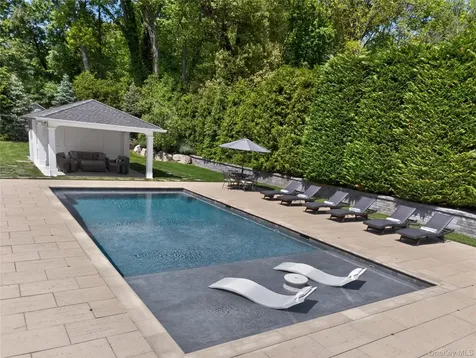 379 Frost Pond Road Glen Head NY 11545