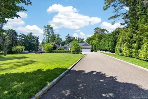 379 Frost Pond Road Glen Head NY 11545