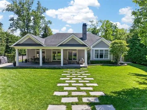 379 Frost Pond Road Glen Head NY 11545
