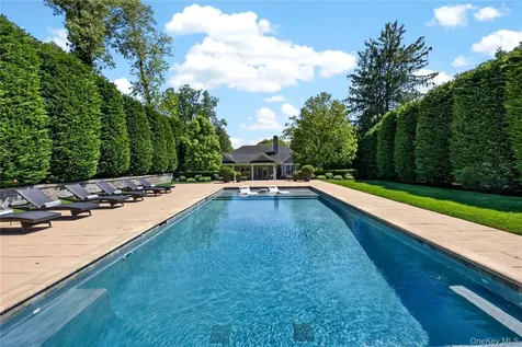 379 Frost Pond Road Glen Head NY 11545