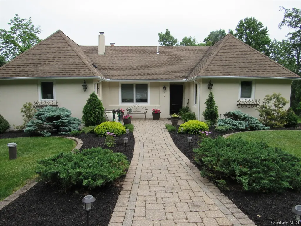 107 Pine Hill Road Chester NY 10918