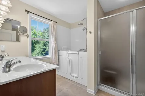 29 Avoncroft Lane Middletown NY 10940