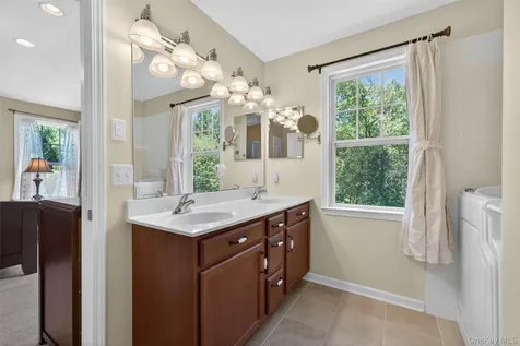 29 Avoncroft Lane Middletown NY 10940