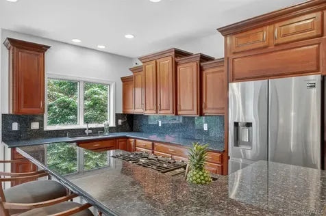 12 Loosestrife Drive Hopewell Junction NY 12533