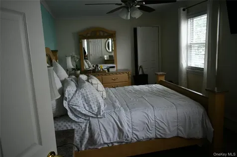 223-15 109th Avenue Queens Village NY 11429