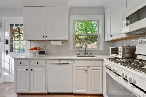 150 Parkview Place Mount Kisco NY 10549