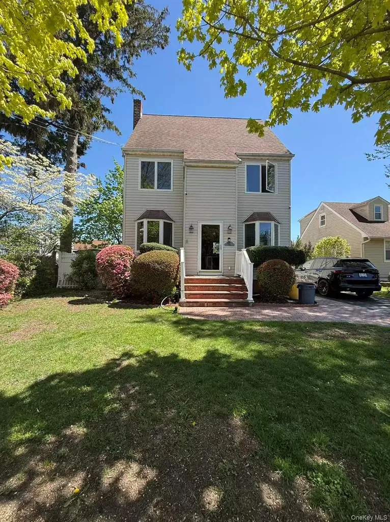 116 West Avenue Hicksville NY 11801