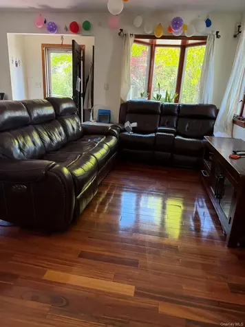 116 West Avenue Hicksville NY 11801