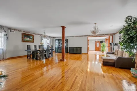 18042 Aberdeen Road Jamaica NY 11432