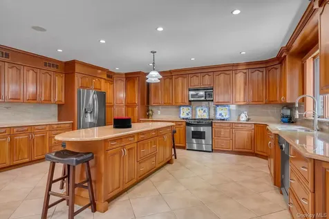 18042 Aberdeen Road Jamaica NY 11432