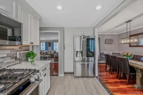 2 Sutton Place Massapequa NY 11758
