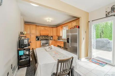 34 Putters Court Staten Island NY 10301