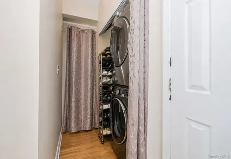 34 Putters Court Staten Island NY 10301