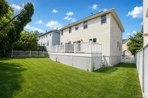 34 Putters Court Staten Island NY 10301