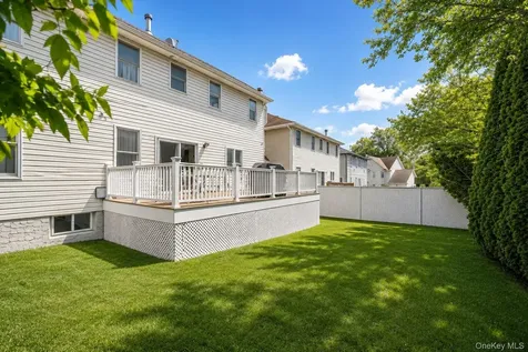 34 Putters Court Staten Island NY 10301