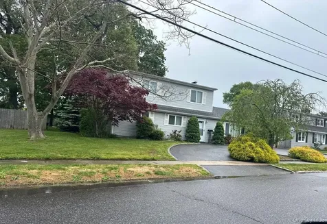 22 William Street Copiague NY 11726