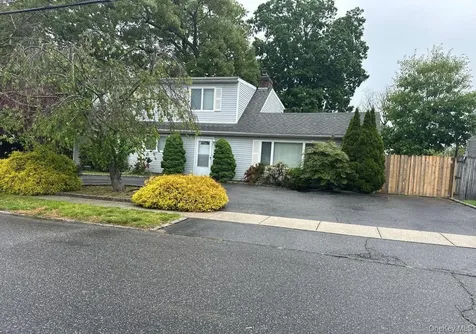 22 William Street Copiague NY 11726
