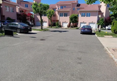 57 Harbour Court Staten Island NY 10308