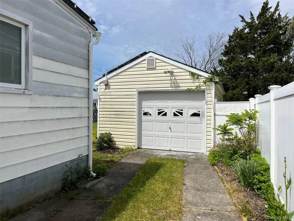 84 Boylan Lane Blue Point NY 11715