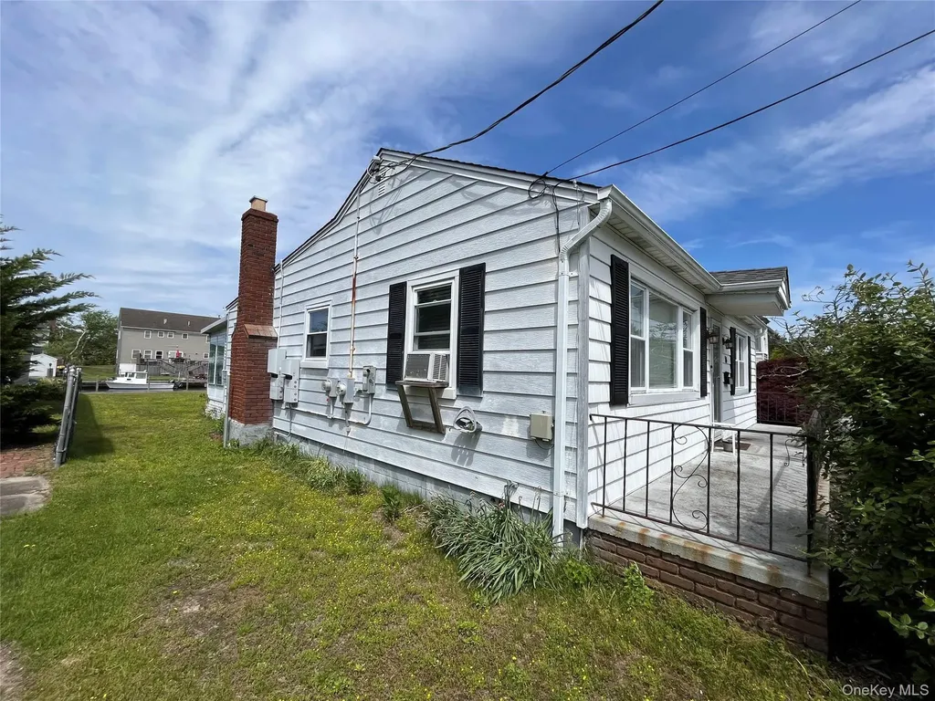 84 Boylan Lane Blue Point NY 11715