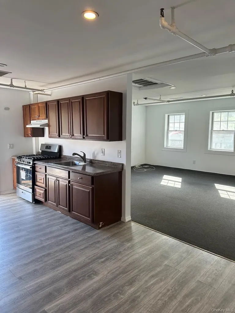 665 Commerce Street Thornwood NY 10594