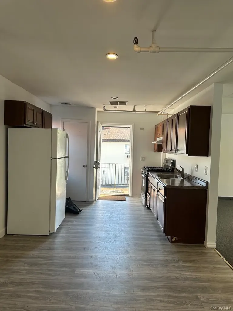665 Commerce Street Thornwood NY 10594