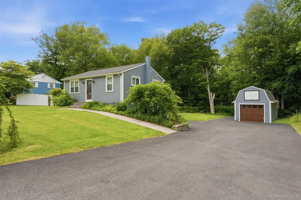 317 Overlook Court Carmel NY 10512